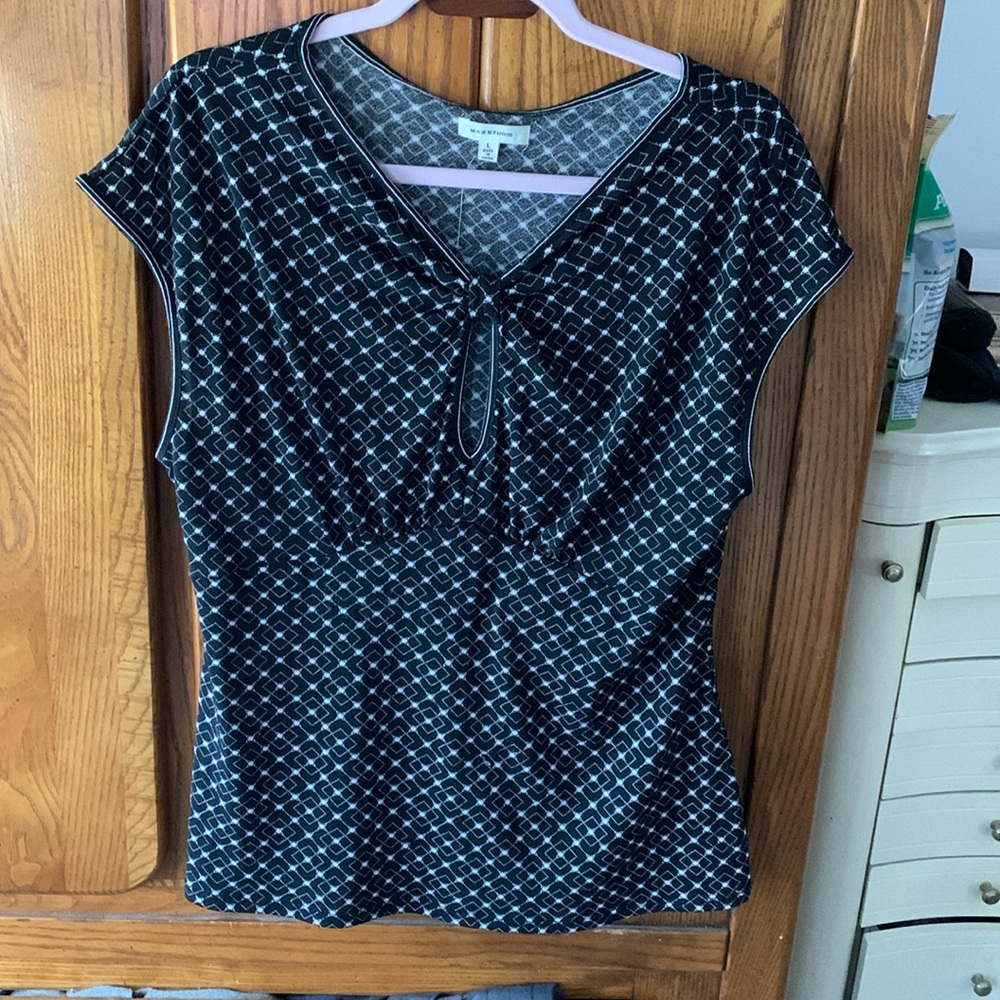 Black and white summer top sz L